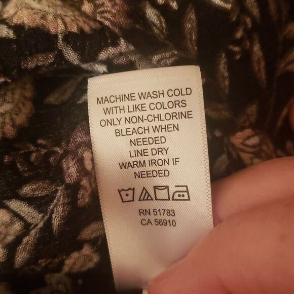 Cute Maurices Flowy Floral Top Ruffle Sleeves Sz M - Picture 6 of 6